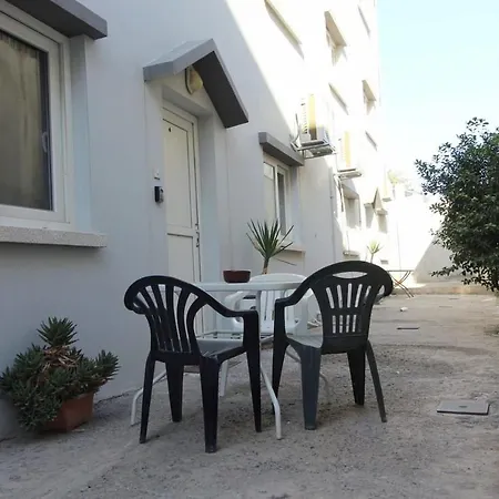 Fridas - Location In Famagusta Near Old Town