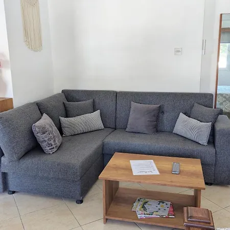 Fridas - Location In Famagusta Near Old Town