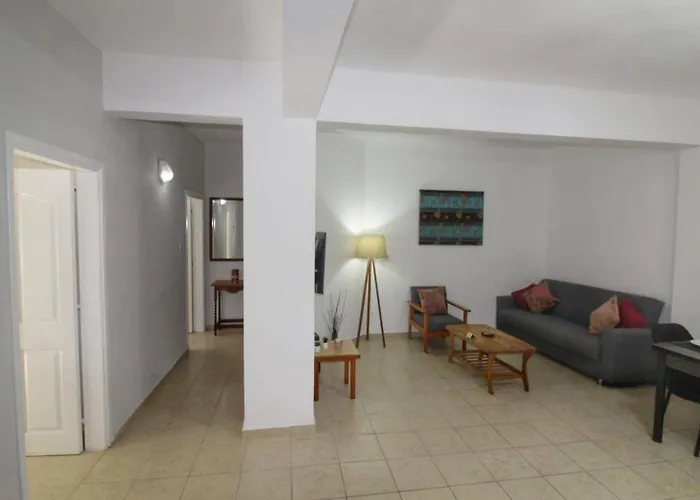 Fridas - Location In Famagusta Near Old Town Lägenhet