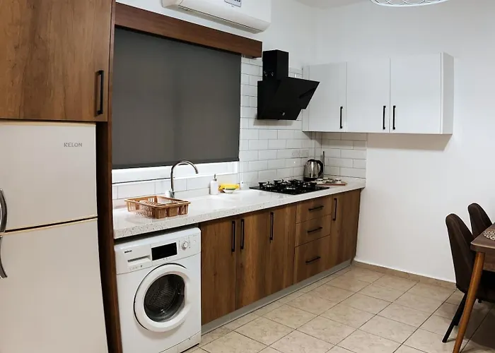 Fridas - Location In Famagusta Near Old Town Lägenhet *