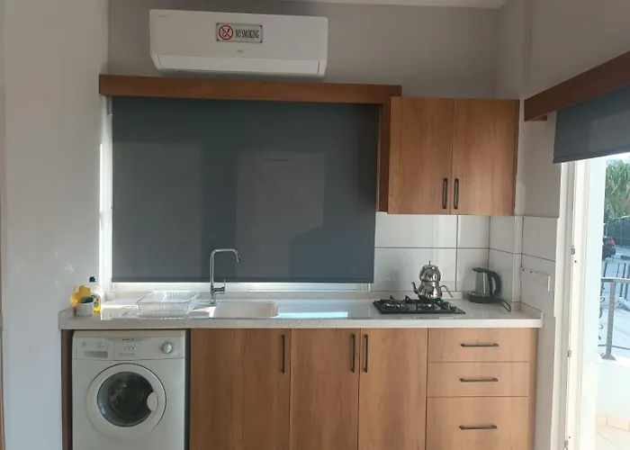 Fridas - Location In Famagusta Near Old Town Lägenhet *