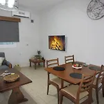 Fridas - Location In Famagusta Near Old Town *