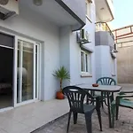 Fridas - Location In Famagusta Near Old Town Apartment
