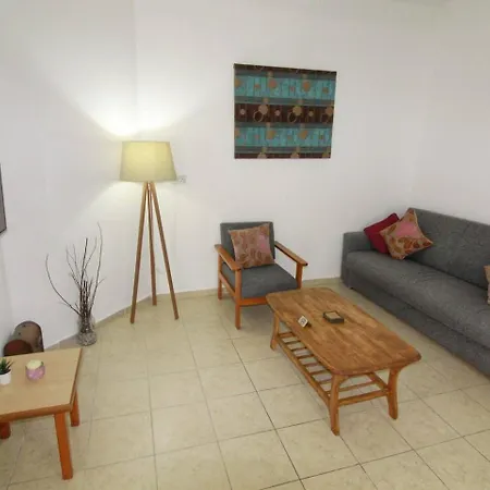 Fridas - Location In Famagusta Near Old Town Apartment