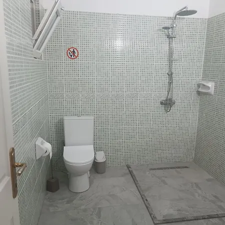 Fridas - Location In Famagusta Near Old Town