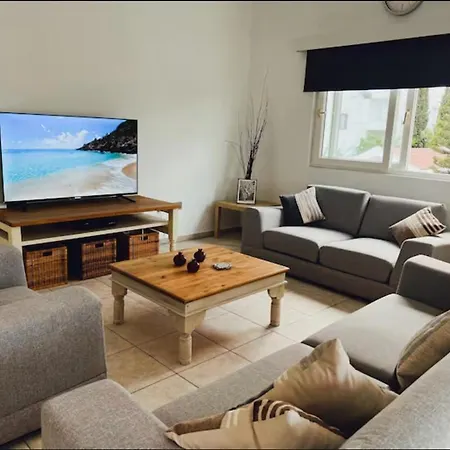 Fridas - Location In Famagusta Near Old Town Gazimağusa