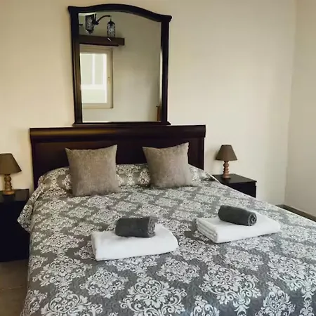 Fridas - Location In Famagusta Near Old Town