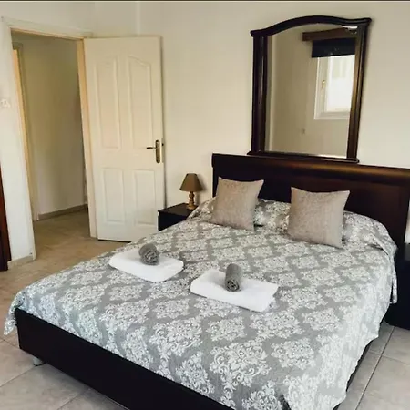 Fridas - Location In Famagusta Near Old Town Daire