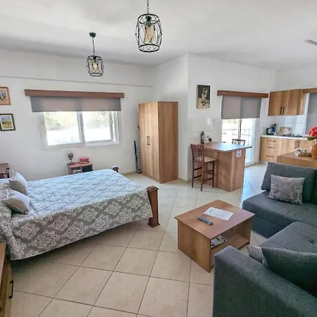 Apartmán Fridas - Location In Famagusta Near Old Town