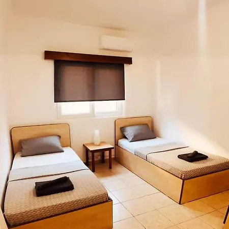 Fridas - Location In Famagusta Near Old Town Apartament *