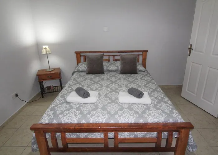 Fridas - Location In Famagusta Near Old Town *