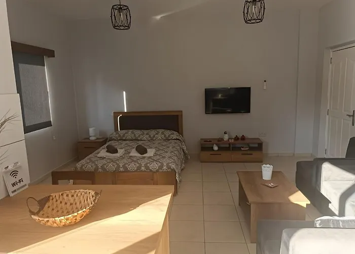 Fridas - Location In Famagusta Near Old Town 파마구스타