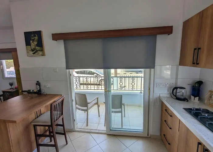 Fridas - Location In Famagusta Near Old Town 파마구스타