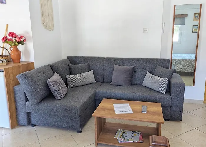 Fridas - Location In Famagusta Near Old Town